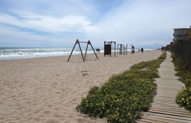 Riva Be my Guest Castelldefels - Photo 18