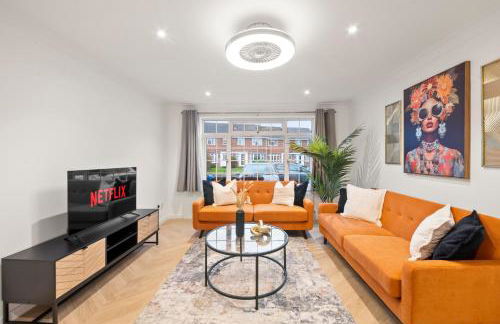 4 Bed House in Maidenhead, by ARP Homes, Driveway & Big Private Patio, Perfect Location for Business and Family Stays - Foto 18