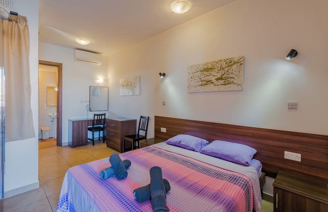 Blue Harbour – Seafront Self-Catering Holiday Penthouse – St Paul’s Bay - Foto 4