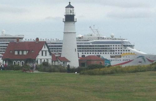 Modern Cottage with Peeks of Ocean Views - Foto 43