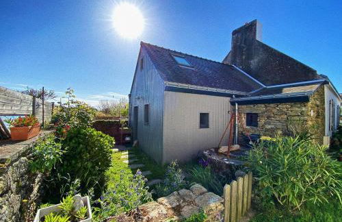 Chouk-Ezaï côte sauvage de l'île - Photo 1