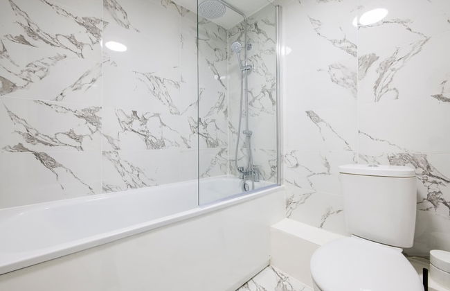 Stylish 2 Bedroom Apartment - Shepherd s Bush - Photo 16