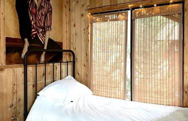 Stunning Cabin with Indoor Jacuzzi Ideal for a Weekend Getaway from Los Angeles - Foto 34