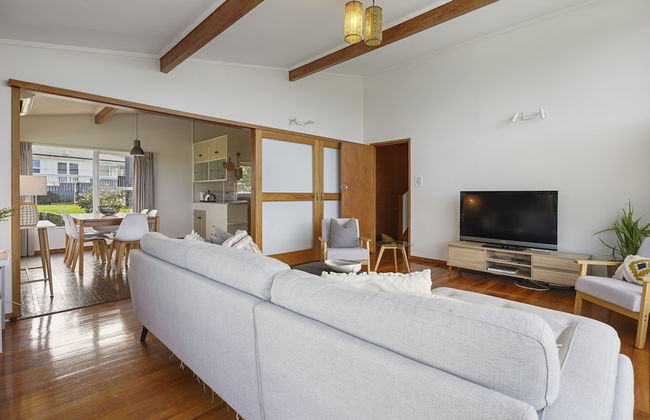 Dazzling Mairangi Bay Retreat Sea Views - Foto 24