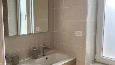 T3 rénové, jardin parking & garage privé, proche centre - Foto 2