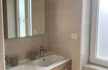 T3 rénové, jardin parking & garage privé, proche centre - Photo 2