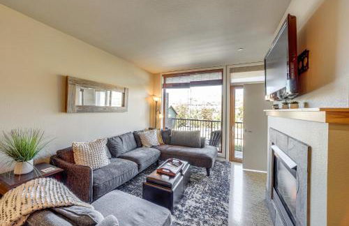 Walk to the Lake Chelan Condo with Mtn Views! - Foto 1