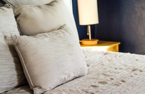 CRAFTSMAN UPSTAIRS with impressive attic! - Foto 29