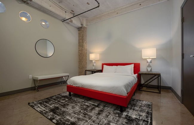 Gorgeous 1 Bedroom in Historic Building, Downtown - Photo 2