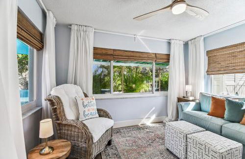 Luxury Home with Hot Tub & Outdoor Oasis blocks from the Beach - Foto 37