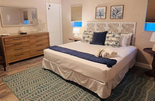 Gorgeous vacation home on the water with heated pool and sand! - Foto 29