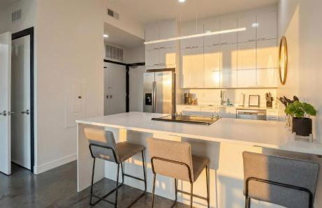 Chic Downtown Condo Steps from UIowa & Nightlife - Foto 8