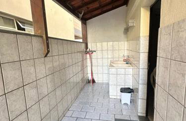 PRAIA DO MORRO - 2 QUARTOS - Apartamento 3 min do mar á pé - Garagem coberta e livre - WI FI - Foto 18