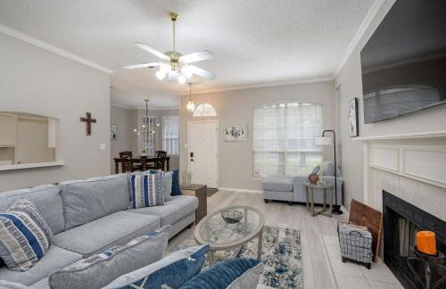 Spacious Brick House 3BR 2BA A+ - Foto 10