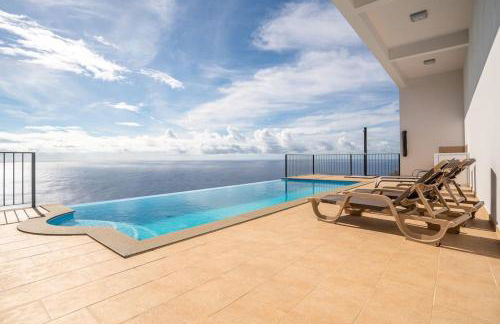 Marina View Apartment - Pool & stunning ocean view - Photo 10