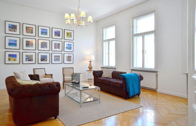 Vienna Residence Colossal Apartment With Balcony and Space for 8 Guests - Foto 13
