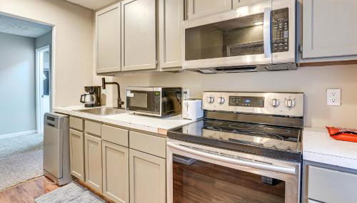 Stay Near the Derby and Downtown! Louisville Apt - Foto 3