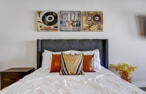 Luxurious Studio, Work from Home, Wifi, Riverwalk - Photo 5