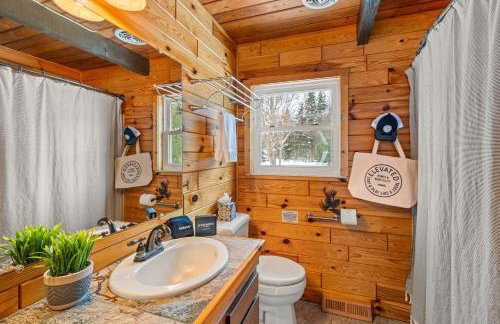 Bass Bay Getaway | Lakefront Family Cottage - Foto 29