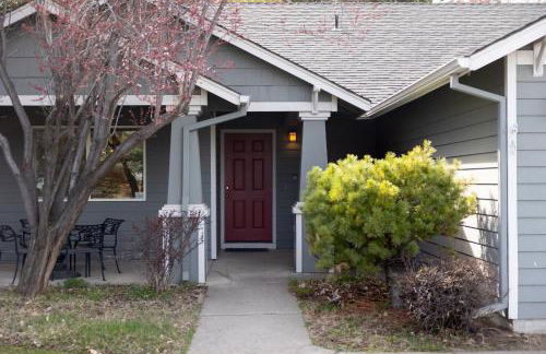 Rock Bluff Retreat - Home for 6 - Foto 2