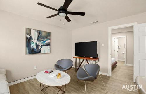 Walk to Restaurants or Cook in Subway Tile Kitchen - Photo 6