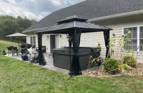 Deep Creek Retreat Hot Tub 85 inchTV all one level - Foto 7