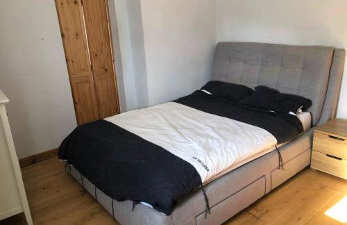 4 bedroom house walking distance to Silverstone C - Photo 13