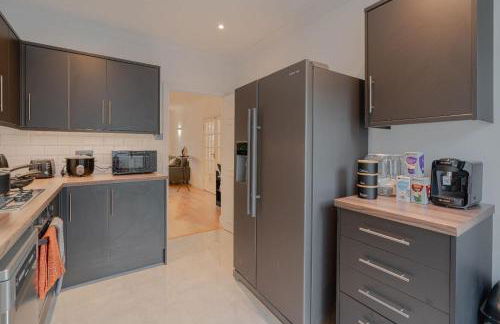 Cosy 3BR House by D3 Short Stay, Sleeps 8, Free on-site Parking & Garden - Foto 15