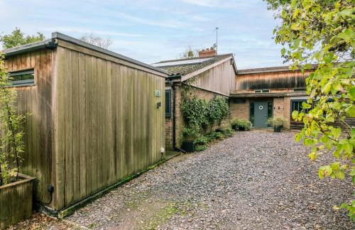 Stunning 6 Bedroom with Swimming Pool & Sauna! - Foto 112