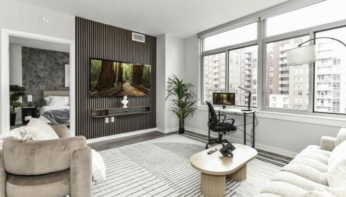 Urban 2BR Oasis with Scenic Rooftop and Gym - Foto 2