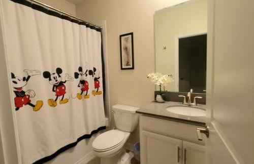 Beautiful and Spacious 5 Bed Pool Home home - Foto 29