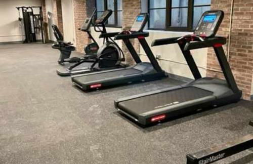 City Center Apartment, Free Parking and Great Views - Foto 25