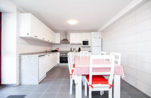 Melo's Place - Photo 5