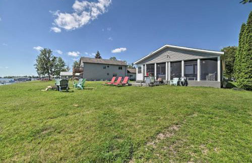 Houghton Lake Family Getaway with Fire Pit! - Foto 32