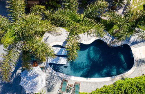 Antonakis Villa Secret Pool & Hot Tub Hideaway - Photo 2