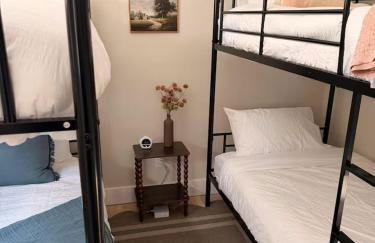 Modern 3-Bedroom Retreat with Fire Pit - Ski at Big Bear - Mountain Views - Foto 16