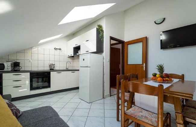 Comfortable Apartment With Balcony in a Quiet Area, Near the Beach - Foto 9