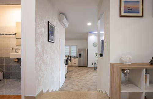 Villa Beauty with heated pool and jacuzzi - Photo 30