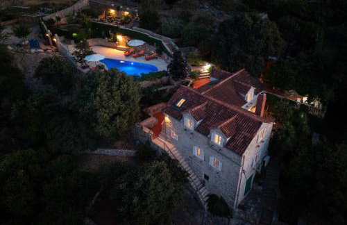 "Villa Kostela"-Villa in nature with 4 bedrooms, 2 bathrooms and 2 kitchens - Foto 1