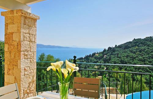 Villa Regina: Above Agni, superb views and pool - Photo 12