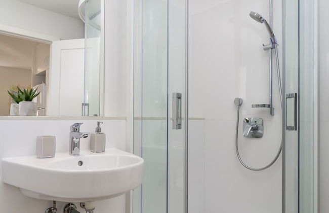 Beautiful Apartment House On The Seaside - Photo 46