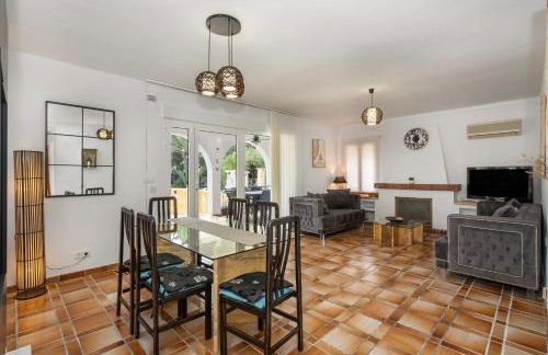 Villa La Font with pool and bbq - Foto 28