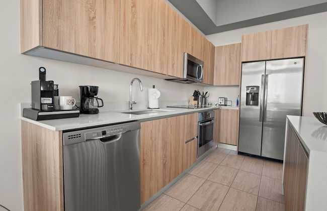 Modern Condo in Design District - Photo 18