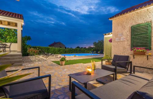 Villa in Policnik with Private Pool - Foto 6