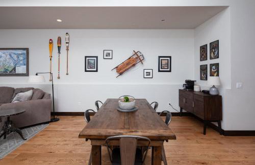 BEST Location, Large & Modern, Glacier Avails! - Foto 6