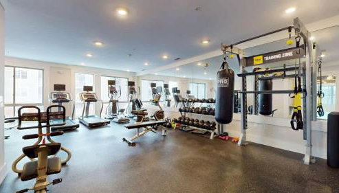 Modern Comforts Free Gym Access - Foto 3