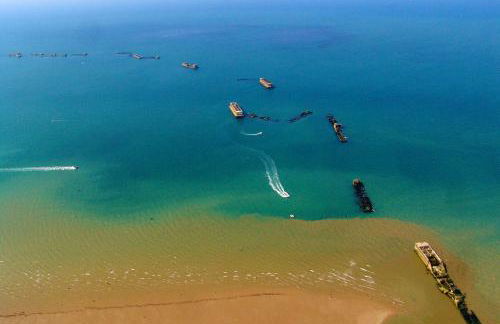 Hortansia apt rénové bien équipé avec terrasse aménagée jardin, parking privé, proche de la mer, près de Port en Bessin et Omaha Beach - Foto 36