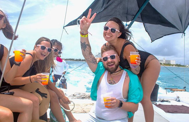 Excursão de catamarã Isla Mujeres, snorkeling, diversão, bar aberto e buffet - Foto 6