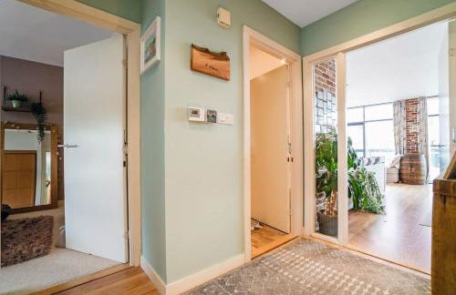 Luxury Huge Modern Open Plan 2Bedroom Flat - Free Private Parking & Balcony located at the OVO Hydro and SEC Centre - Foto 22