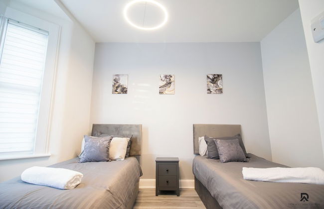 London Apt - Sleeps 4 - Parking - Wifi - Foto 7